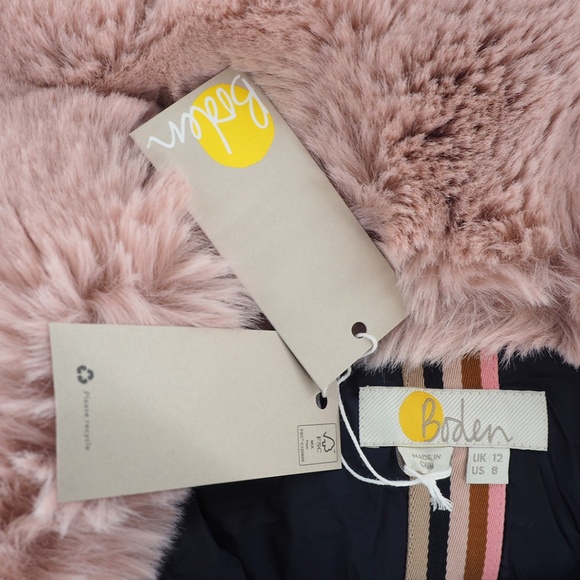 Boden Hollie Quilted Jacket with Removable Faux Fur Collar - Picture 9 of 10